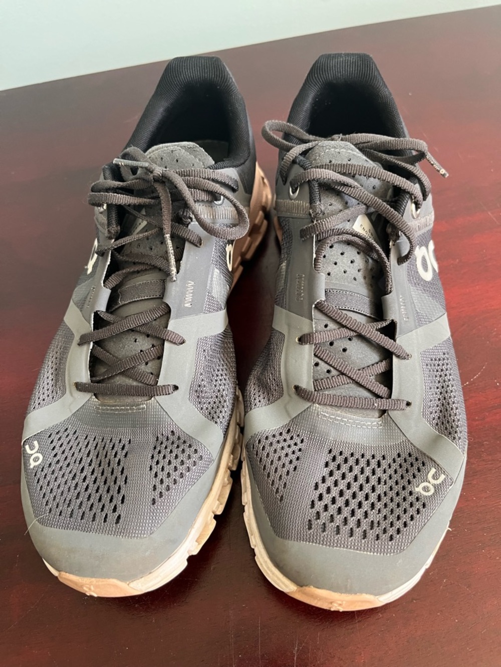 On Cloud Women’s Gray and Pink Sneakers